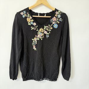 Floral‎ Ribbon Embroidered Sweater Womens Size Medium ? Black Beaded Cottage